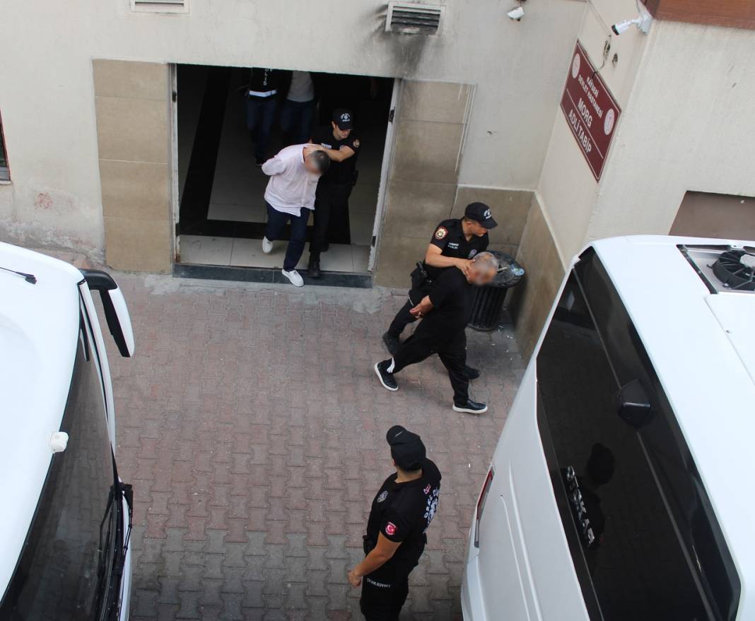 Konya'da 'Şirinler'e eş zamanlı operasyon! 68 mağdur var: TOMA kapılarına dayandı 2